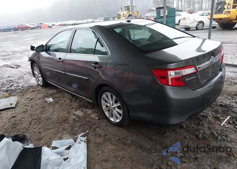 2014 Toyota Camry Xle V6 z USA, uszkodzony, nr VIN 4T1BK1FK2EU540902